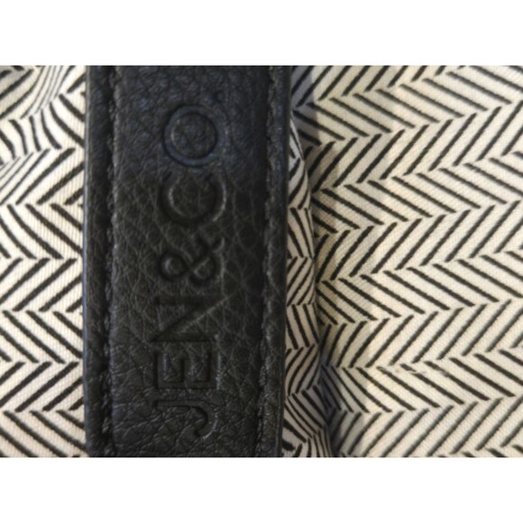 Jen & Co. Riley Plaid 3 Compartment Crossbody/Wristlet. - Picture 4 of 8